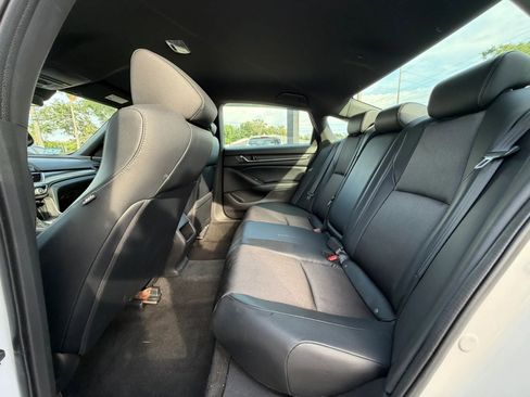 Used 2018 Honda Accord Sport image 12