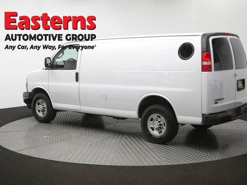 Used 2021 Chevrolet Express 3500 w/ Driver Convenience Package RWD image 59