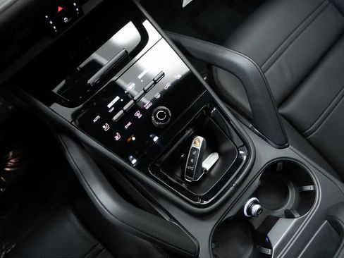 New 2026 Porsche Cayenne Coupe image 21