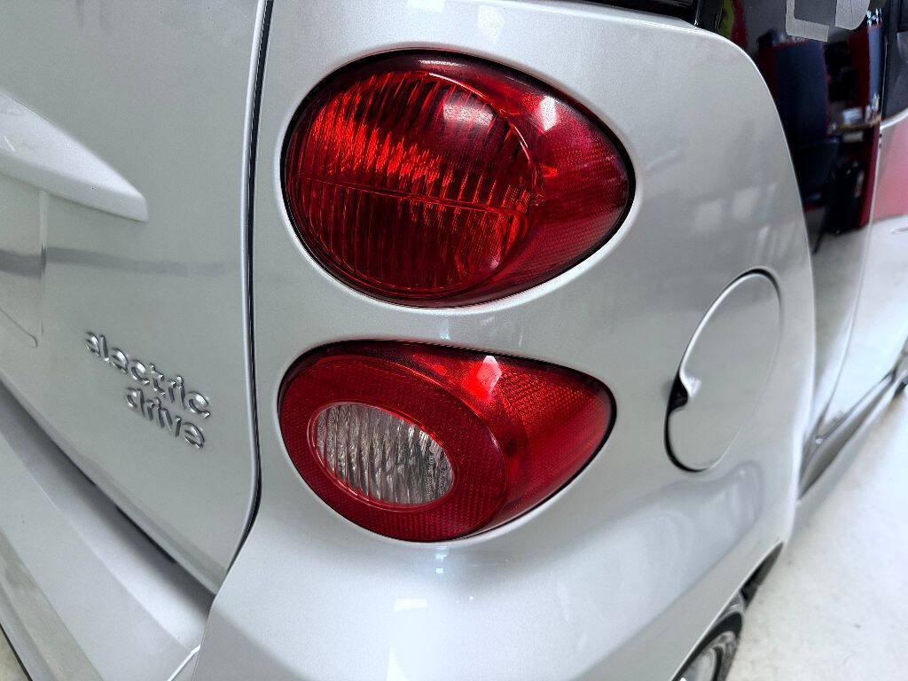 Used 2015 smart fortwo electric drive RWD image 31