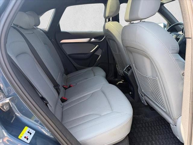 Used 2018 Audi Q3 2.0T Premium Plus w/ Premium Plus Package AWD/4WD image 22