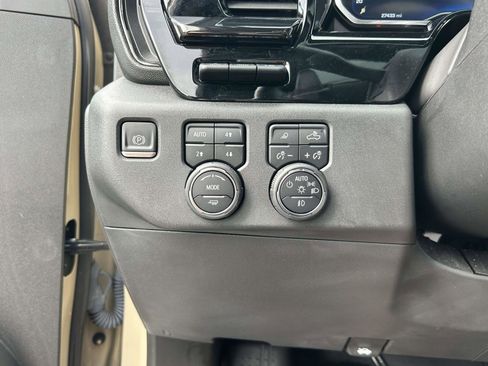 Used 2022 Chevrolet Silverado 1500 ZR2 w/ Technology Package image 20