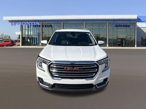 Used 2024 GMC Terrain SLT AWD/4WD image 8
