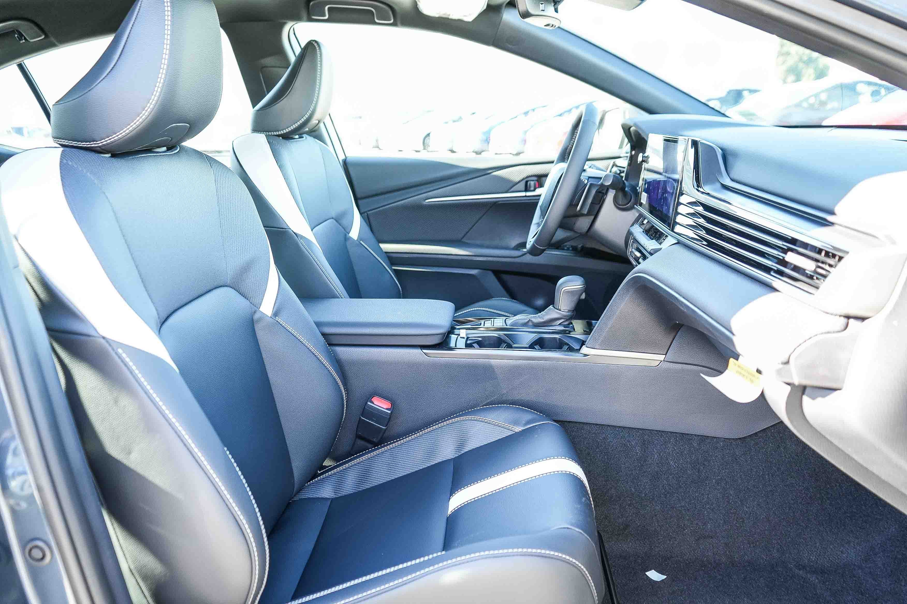 New 2026 Toyota Camry SE FWD image 19