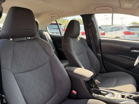 Used 2021 Toyota Corolla LE FWD image 33