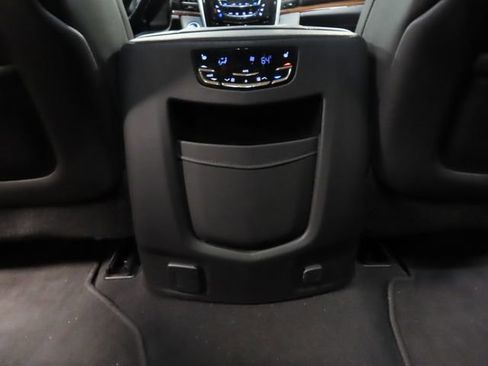 Used 2019 Cadillac Escalade Luxury image 27
