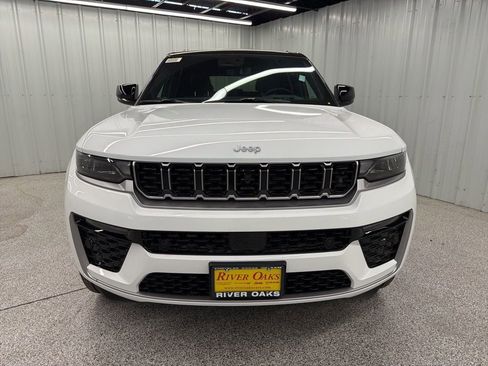 New 2026 Jeep Grand Cherokee Summit AWD/4WD image 2