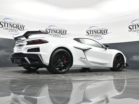 Used 2025 Chevrolet Corvette Z06 w/ Stealth Interior Trim Package RWD image 32