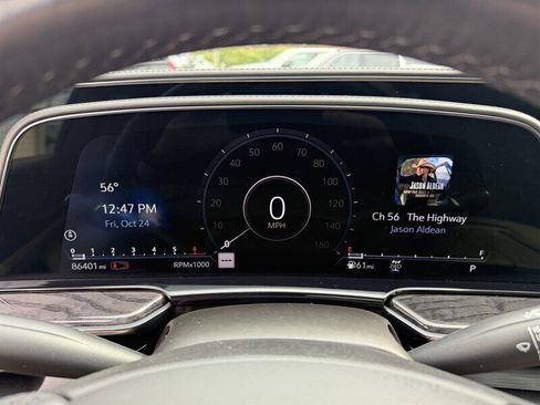 Used 2021 Cadillac Escalade Premium Luxury image 37