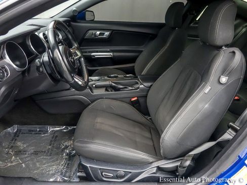 Used 2018 Ford Mustang GT w/ Black Accent Package RWD image 11
