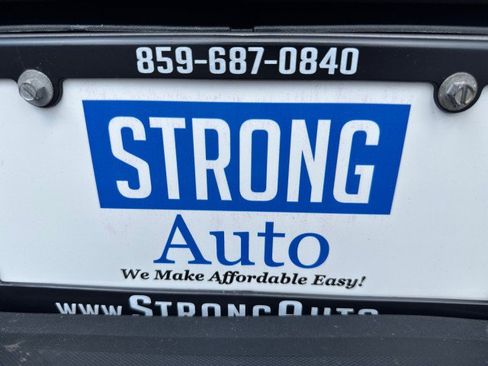 Used 2012 Chevrolet Avalanche LTZ AWD/4WD image 16