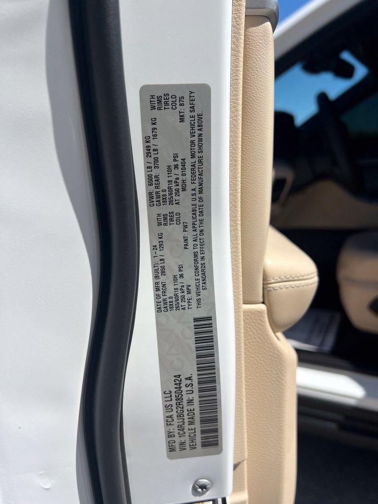 Used 2024 Jeep Grand Cherokee L Limited RWD image 35