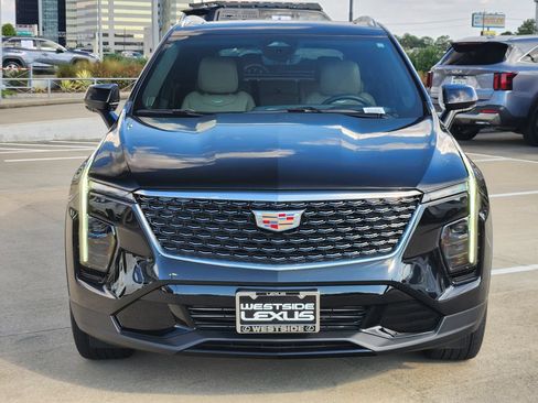 Used 2024 Cadillac XT4 Premium Luxury w/ Technology Package FWD image 2