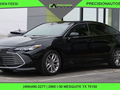 Used 2019 Toyota Avalon XLE w/ Moonroof Package