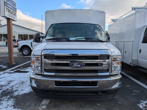 New 2026 Ford E-350 and Econoline 350 Super Duty w/ Interior Upgrade Package RWD image 2