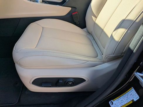 New 2026 Jeep Grand Cherokee Limited w/ Luxury Tech Group II RWD image 15