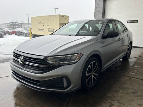 Certified 2023 Volkswagen Jetta Sport image 3