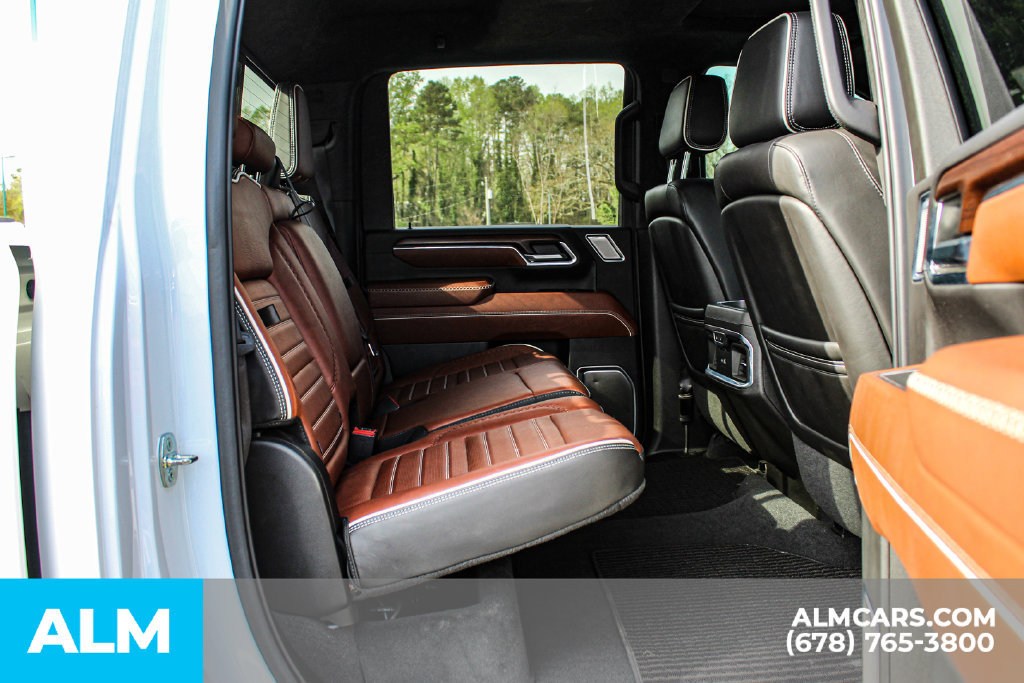 Used 2024 GMC Sierra 3500 Denali Ultimate AWD/4WD image 17