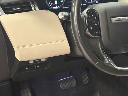 Used 2020 Land Rover Discovery Sport SE image 14