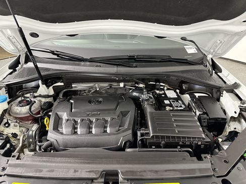 Certified 2023 Volkswagen Tiguan SEL R-Line image 31