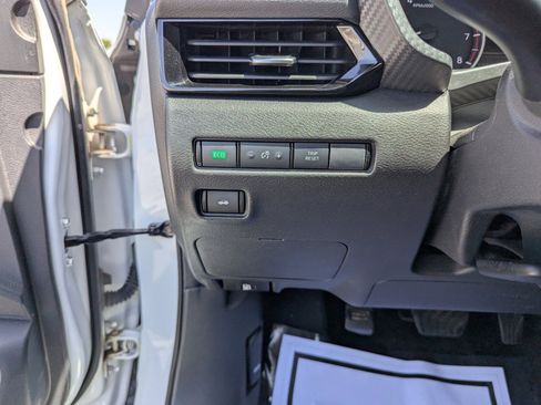 Used 2022 Nissan Sentra SV FWD image 14