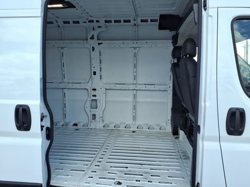 Used 2025 RAM ProMaster 2500 w/ Convenience Group FWD image 11