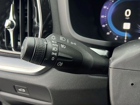 Used 2024 Volvo S60 B5 Core image 30