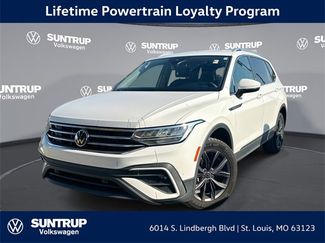 Used 2022 Volkswagen Tiguan SE image 1