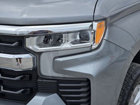 Used 2023 Chevrolet Silverado 1500 LT AWD/4WD image 9