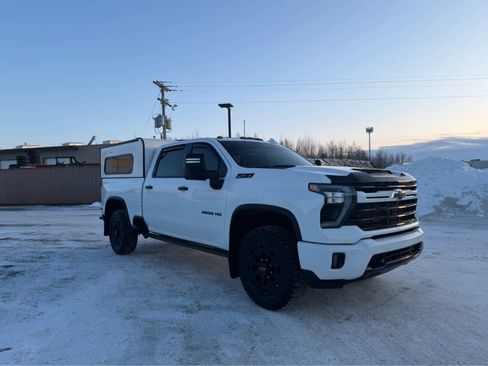 Certified 2024 Chevrolet Silverado 2500 LTZ w/ LTZ Plus Package image 8
