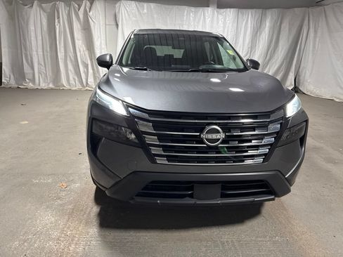 Used 2025 Nissan Rogue SV FWD image 2