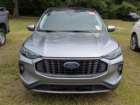 Used 2024 Ford Escape Platinum w/ Premium Technology Package AWD/4WD image 2
