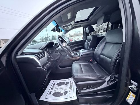 Used 2016 Chevrolet Suburban LT image 38