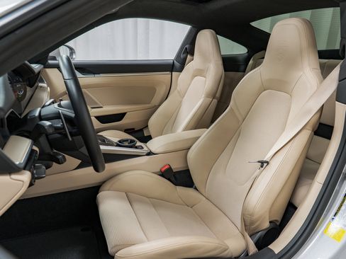 Certified 2022 Porsche 911 Turbo S image 19