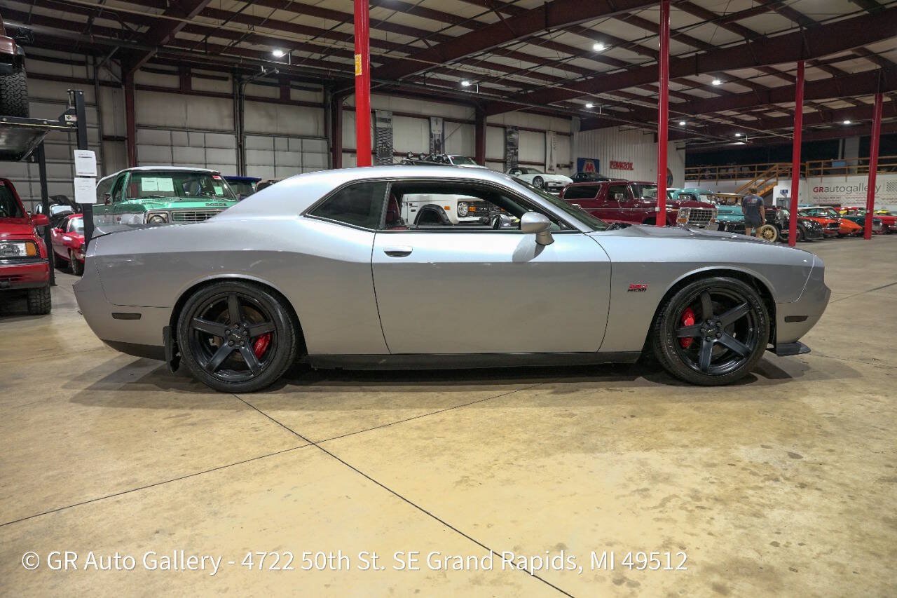 Used 2013 Dodge Challenger SRT8 w/ Harman Kardon Audio Group RWD image 10