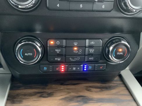 Used 2019 Ford F150 Lariat image 47