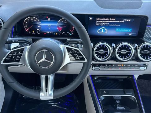 New 2025 Mercedes-Benz GLB 250 250 image 24