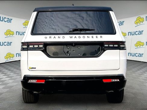 Used 2024 Jeep Grand Wagoneer L Series II AWD/4WD image 5