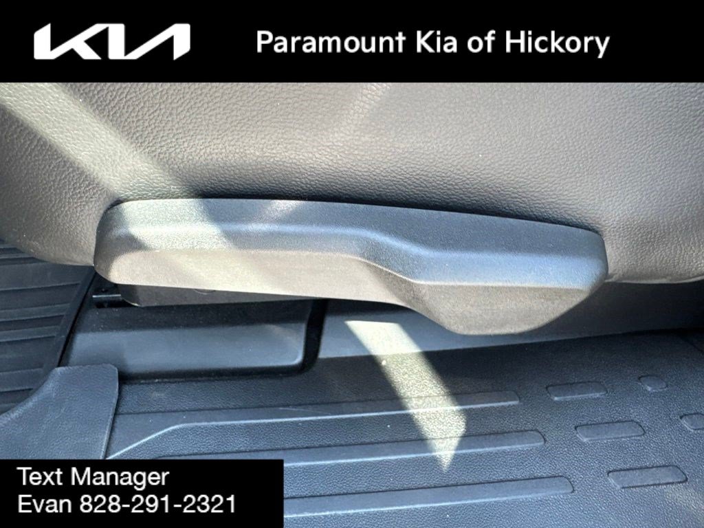 Used 2022 GMC Acadia AT4 w/ Preferred Package AWD/4WD image 15