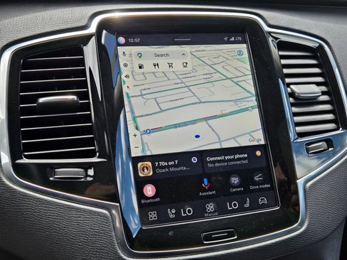 Certified 2025 Volvo XC90 B6 Plus AWD/4WD image 25