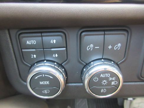 New 2026 GMC Yukon Denali Ultimate AWD/4WD image 17
