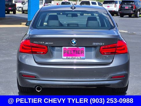 Used 2018 BMW 320i xDrive Sedan AWD/4WD image 5