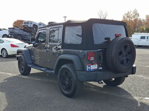Used 2018 Jeep Wrangler Unlimited Sport S image 8