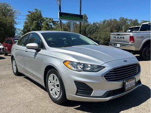Used 2019 Ford Fusion S FWD image 1