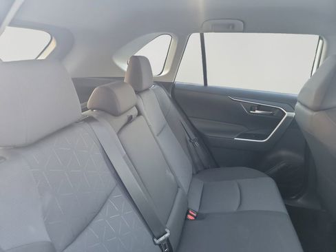 Used 2025 Toyota RAV4 XLE AWD/4WD image 11