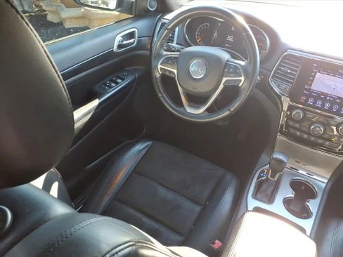 Used 2019 Jeep Grand Cherokee Altitude image 17