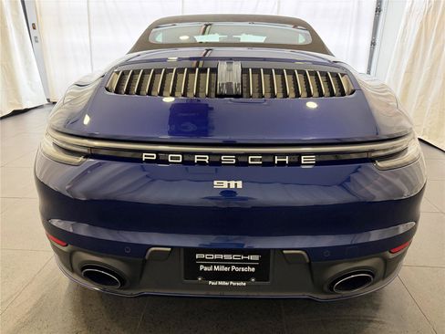 Certified 2022 Porsche 911 Carrera 4S image 8