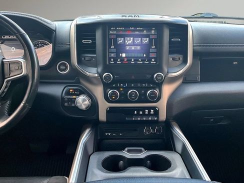 Used 2019 RAM 1500 Laramie AWD/4WD image 10