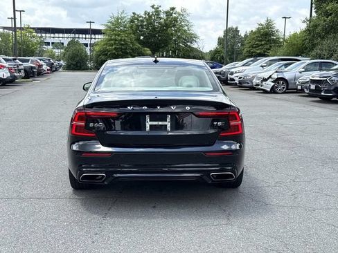 Used 2021 Volvo S60 T5 Momentum w/ Premium Package AWD/4WD image 3