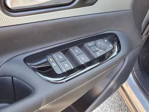 New 2025 Nissan Murano SL image 12